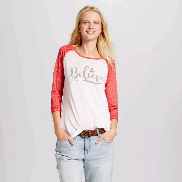 Zoe+Liv Christmas Holiday "Believe" Raglan 3/4 Sleeve Graphic TShirt NWT Size M - Picture 1 of 5